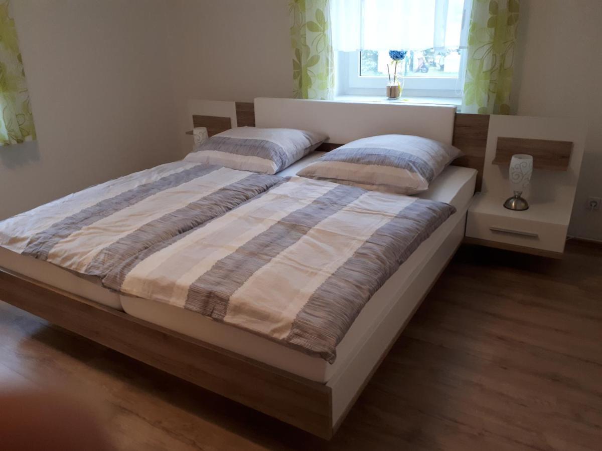 Ferienwohnung Karlguth นอยชตัดท์ อิน ซัคเซิน ภายนอก รูปภาพ